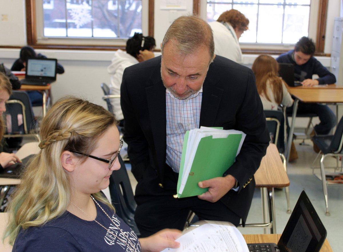 haseibert's tweet photo. Successful Practices Network site visit to @SalemVaSchools continued as @AASAHQ's effort to capture and share best practices in the nation visited to East Salem, @SalemSpartans and @ALMS1983, wrapping up visits to all 6 schools in 3 days to see #personalizedlearning in action! https://t.co/D8lDWq5gha