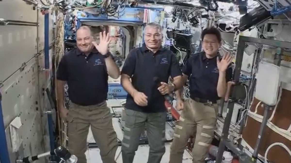 космическая станция парикмахер. космические фейки и ляпы. ляпы космонавтов. ляпы на мкс. фейковая космонавтика ляпы.