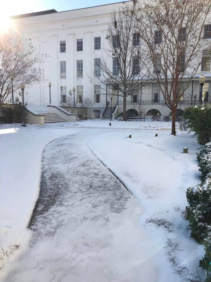 MacDistrict25's tweet photo. I want to recognize and personally thank all of the members of the House and the House staff for the patience and commitment that was shown this week.

I am very grateful for your commitment to your position and I am proud to work with you all. Safe travels back home! https://t.co/uaqmR9WI0H