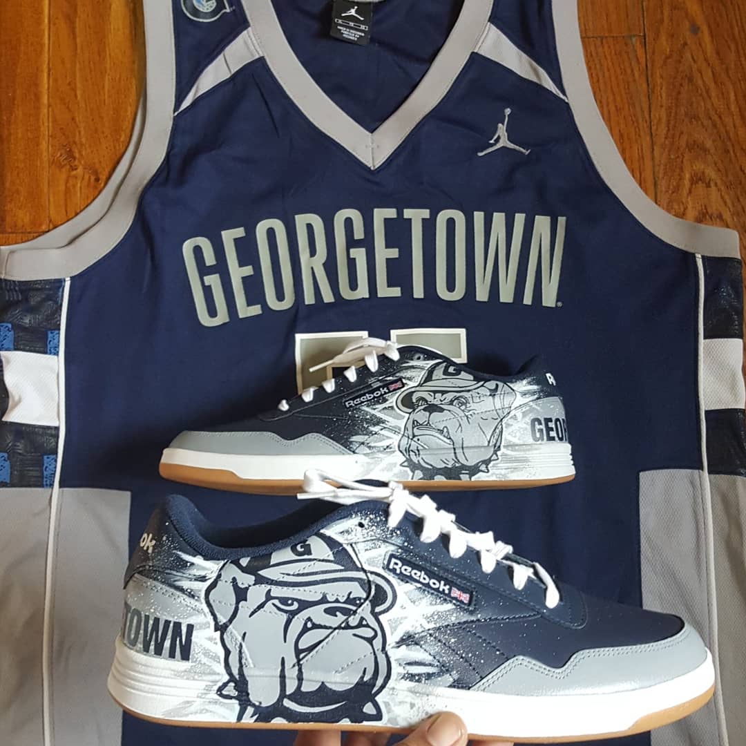 CuSTheArtist's tweet photo. Obsessed with the #Georgetown logos. Had to throw them on some old school type @Reebok @ReebokClassics #Hoyas @GeorgetownHoyas #WashingtonDC #bulldog #angelus #angelusdirect #sneakehead #CusTheArtist https://t.co/rF5ZKI7koc