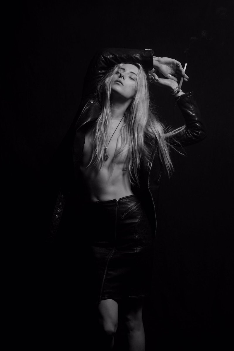 Valentina Whitmaker (@plaguingwar) on Twitter photo 