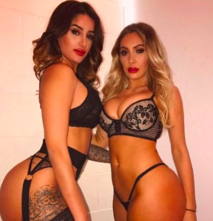The #BattleOfTheBooties is back! 🍑 

@preeti_young and @AshleyEmmax are both on https://t.co/PIF793SulG!

Try and choose 😳 https://t.co/4IrHebRdRN