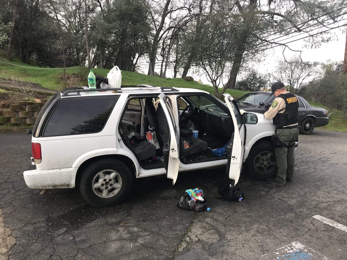 edso1101's tweet photo. Early this morning while most people were sleeping your El Dorado County Sheriff’s Deputies were hard at working making your county just a little bit safer by taking two individuals off the streets for various drug related offenses. #EDSO https://t.co/uSEs9pxKSY