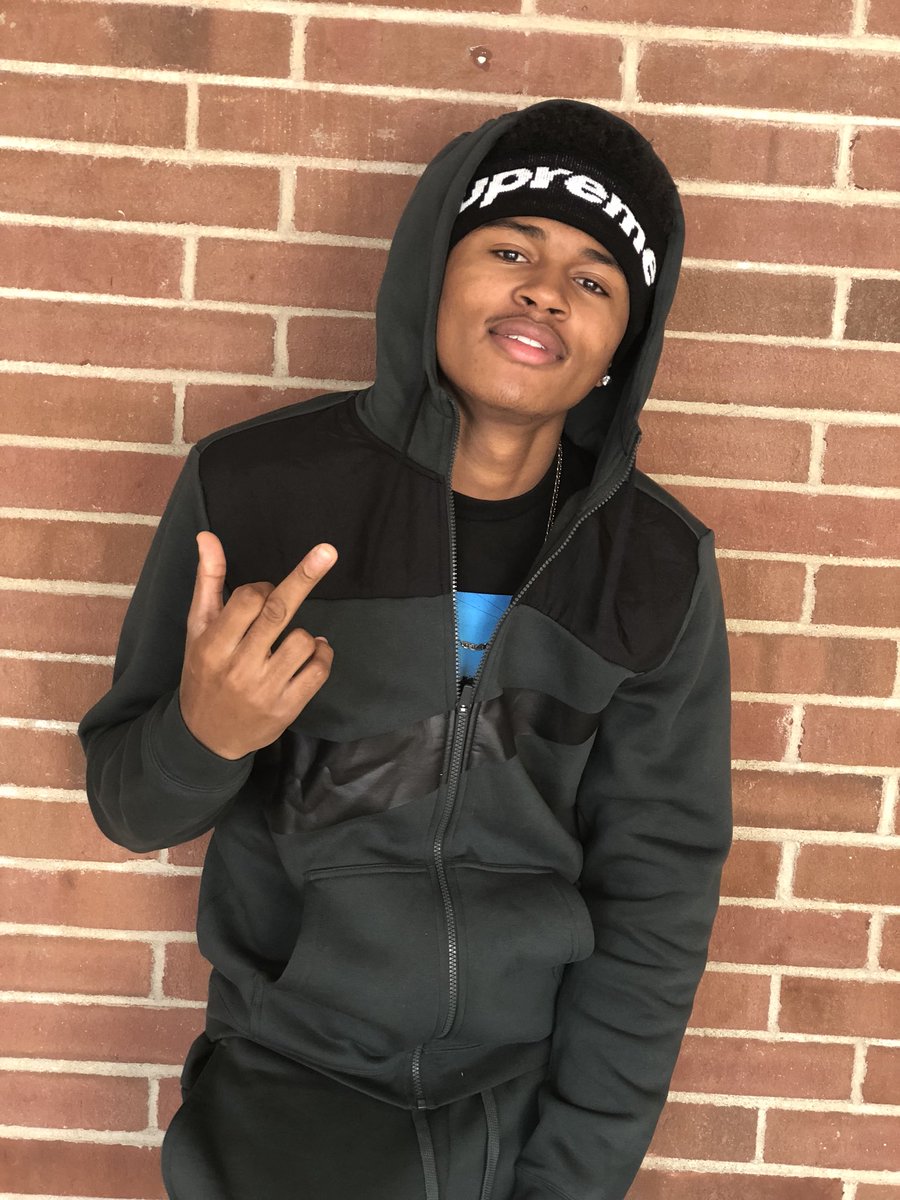 MoneybaggSip's tweet photo. This shit I’m doing ain’t normal 💔 https://t.co/oicKOcDdlF