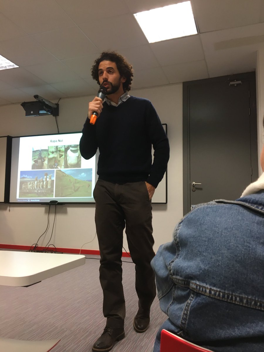mehdia1109's tweet photo. Début de la conférence sur le développement durable au Maroc avec #Mamoun #Ghallab #cycleConfsEM « le développement durable est inscrit dans les enjeux du gouvernement #Marocain » #BonEleve🙏🏽 https://t.co/vSujQiTWM2