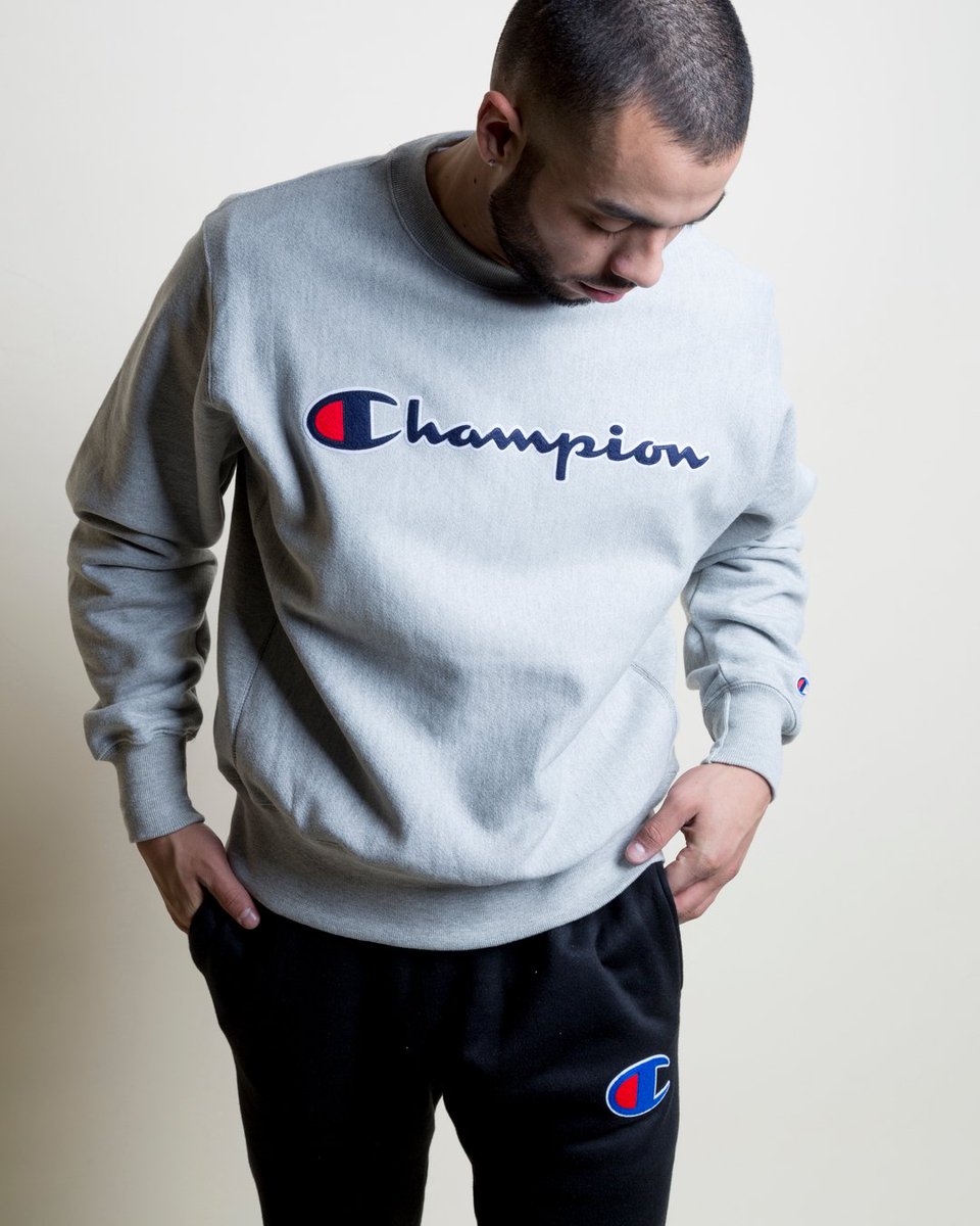 Shiekh.com på Twitter: "Stay warm with the all #Champion script crew and Reverse weave joggers on https://t.co/iP2xathB4D and in stores! 🔥 Available in more colors! #OOTD - CREWNECK: https://t.co/rmnxgRzOzi JOGGERS: