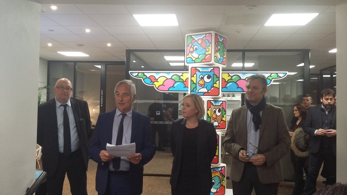 Encore une belle soirée de lancement de la nouvelle agence <a href="/ca/">Commentary account</a>-centrest de Lyon Croix Rousse devant le totem des <a href="/BirdyKids/">Birdy Kids</a>