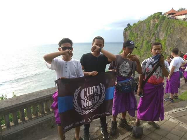 Para brigata <a href="/CN_1955/">CURVA NORD 1955</a>  sudah mulai take down di Bali
#PialaPresiden2018