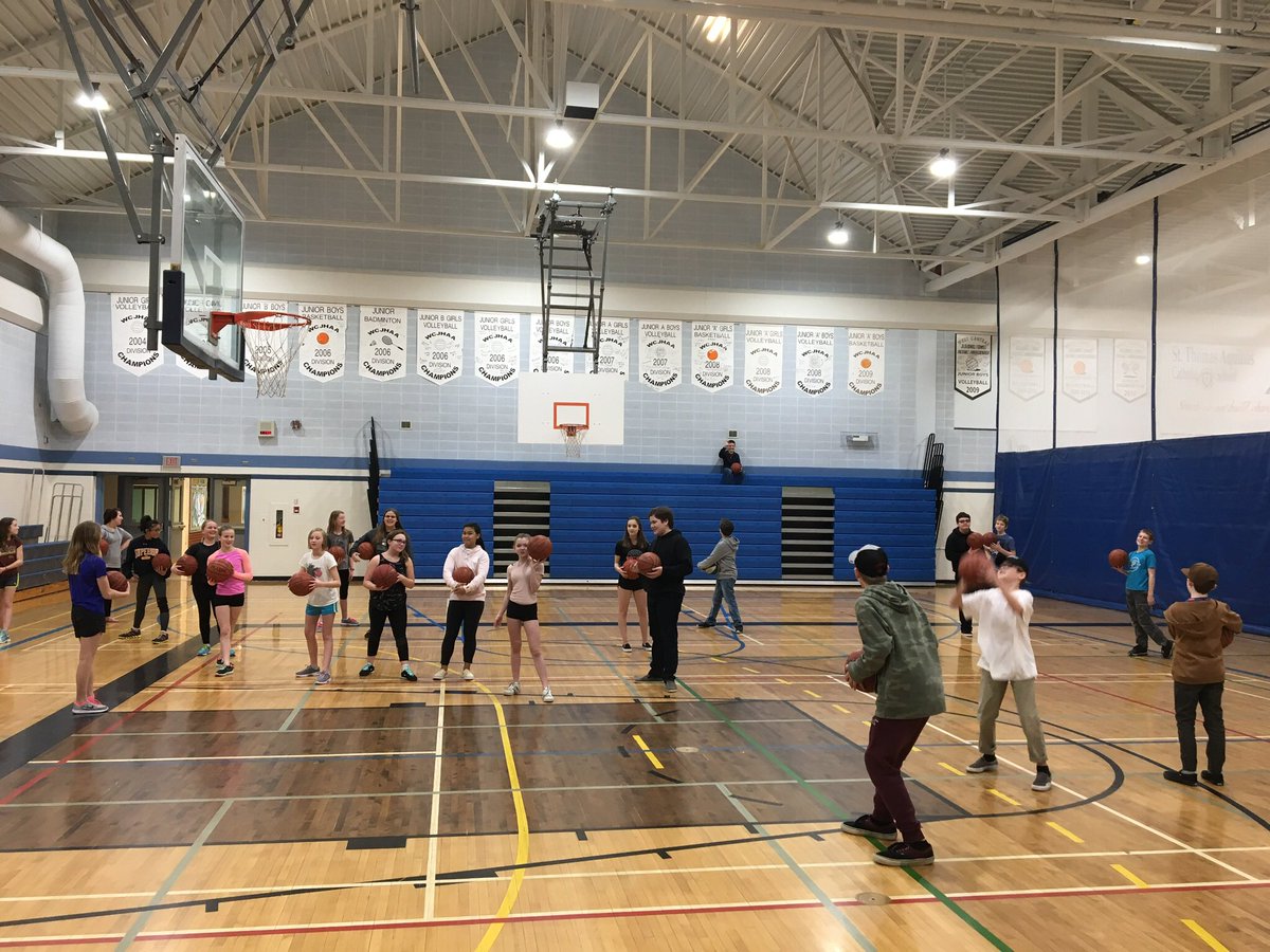 STAthunder's tweet photo. When you’re teaching basketball in Phys.ed and notice a student not participating 🤔 #physedproblems #teacherskid https://t.co/vRXQRybjip