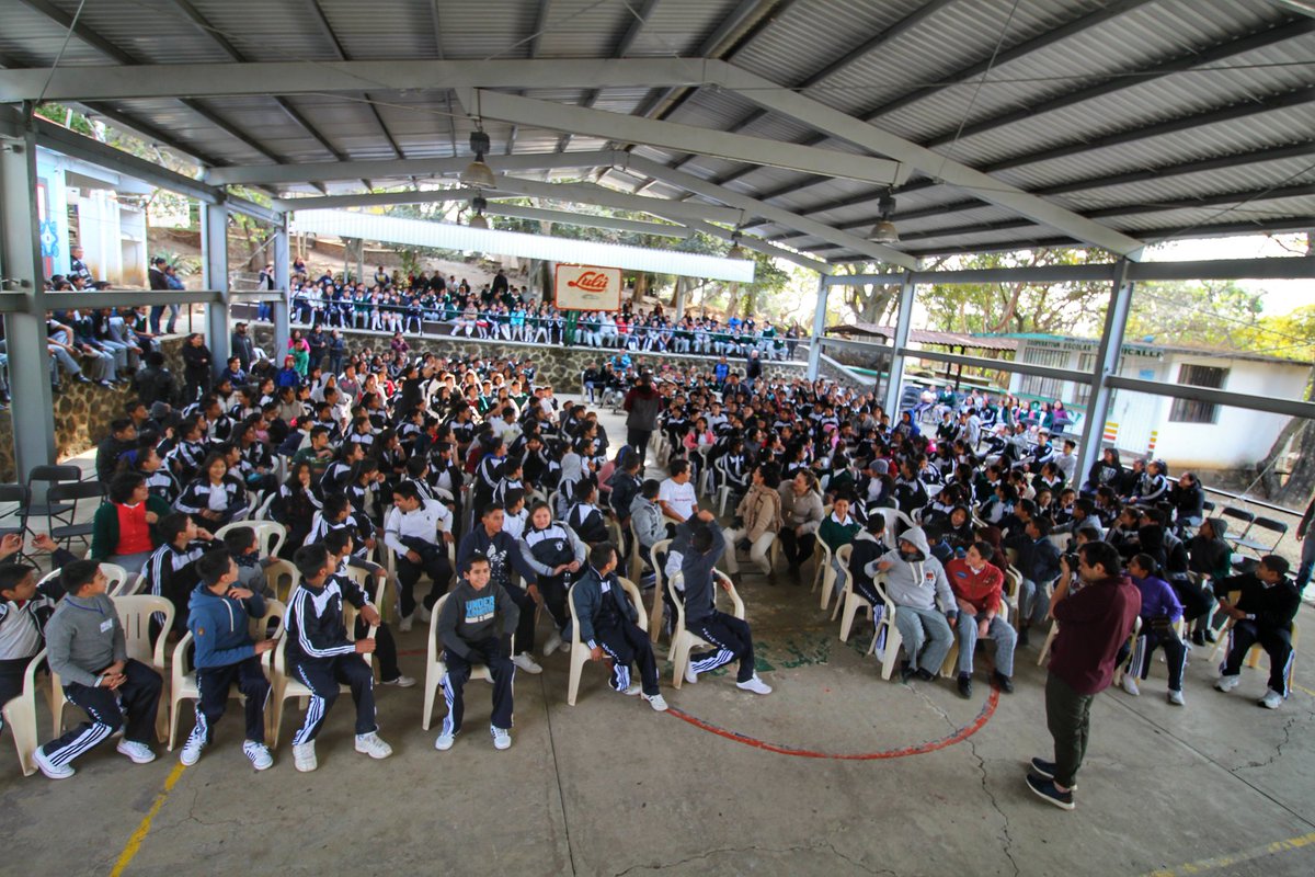 IMPAJOVEN's tweet photo. 500 alumnos de secundaria escucharon las experiencias de #RyanRies y los alentó a seguir sus sueños y hacer que todas sus metas se cumplan.
#KillTheNoise #Tepoztlán https://t.co/XnUNL5T85u