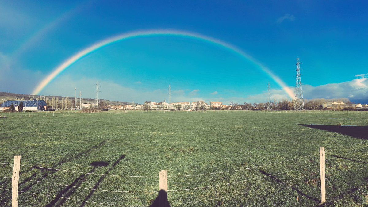 Tornado1er's tweet image. L’arc-en-ciel du jour c: