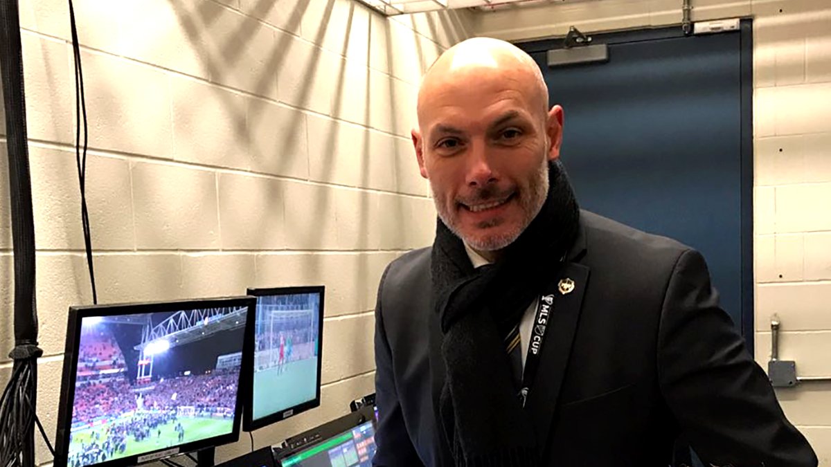 PROreferees's tweet photo. 🤝 // #PRO promotes Howard Webb to General Manager.

Peter Walton will contribute as a consultant; Greg Barkey named Manager of Senior Assistant Referees and Video Review Operations.

Full story >> https://t.co/8mVm3jf7lu https://t.co/fIGSS73hME