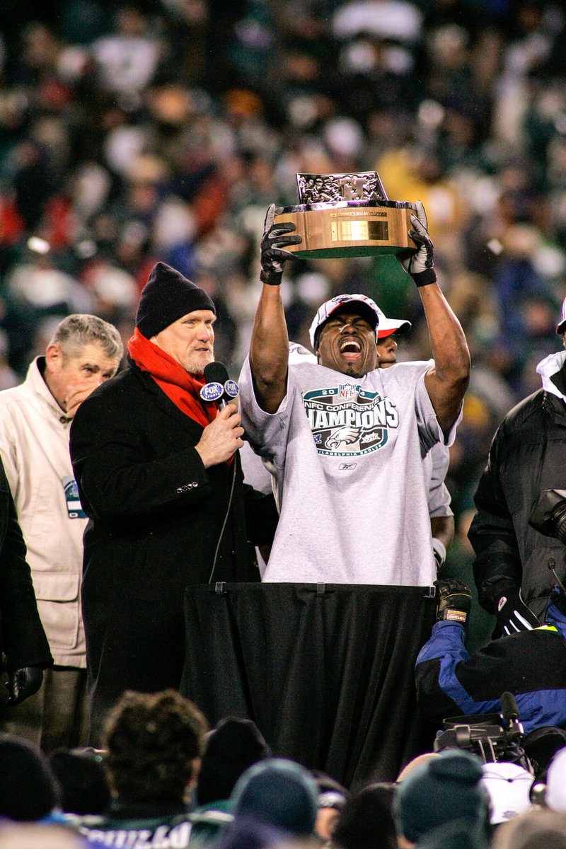 Eagles's tweet photo. #tbt | #FlyEaglesFly https://t.co/MlwZX0g0WE
