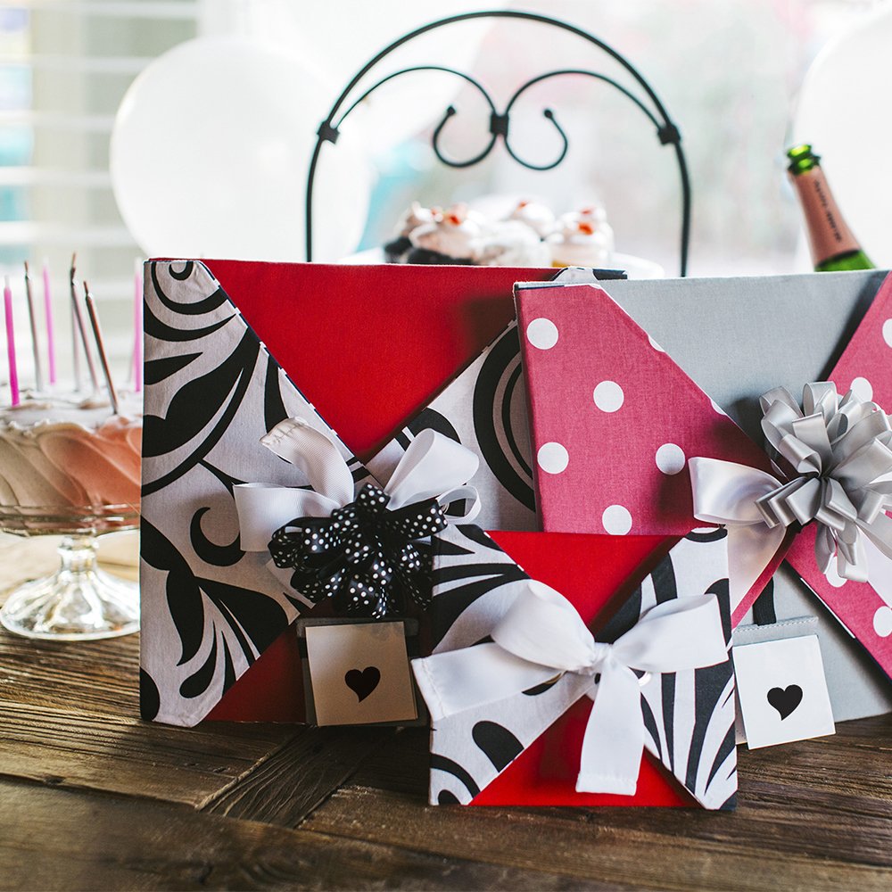ggwrap's tweet photo. #ValentinesDay2018 will be here before you know it! Give your gifts with love for your sweetheart and your Mother (Earth, that is!) #sustainability #ecofriendly https://t.co/Pr5o4FH6NU https://t.co/SKwJfkThWx