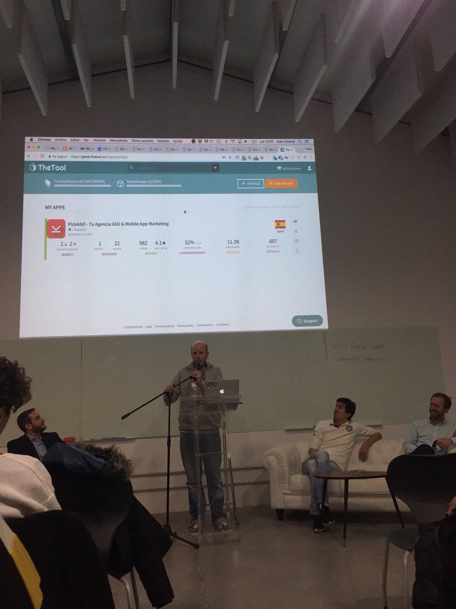 davidruiz_s's tweet photo. Comenzamos a hablar un poquito de Apps con @DanielPeris contándonos @pick_aso #EventoSEOTools https://t.co/5xKc6pbcWX
