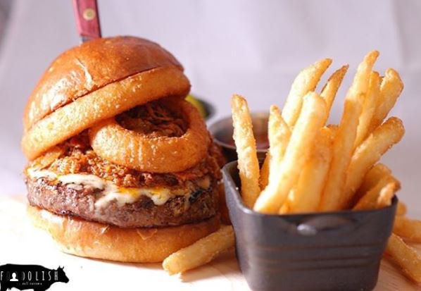 BeachCafeCP's tweet photo. It's okay if your new year's resolution is to eat more burgers :) #BeachCafe (Image via Foodolish) https://t.co/rfaYiMc4cQ