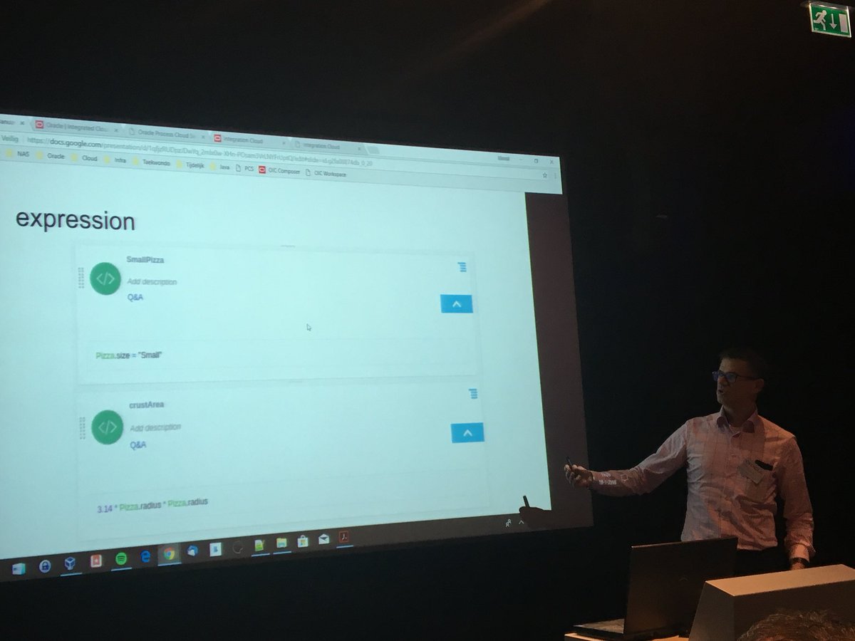 robertvanmolken's tweet image. . @MarcelvdGlind explaining all the different methods available to create your decision model in #OraclePCS