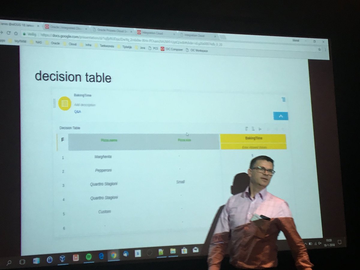 robertvanmolken's tweet image. . @MarcelvdGlind explaining all the different methods available to create your decision model in #OraclePCS