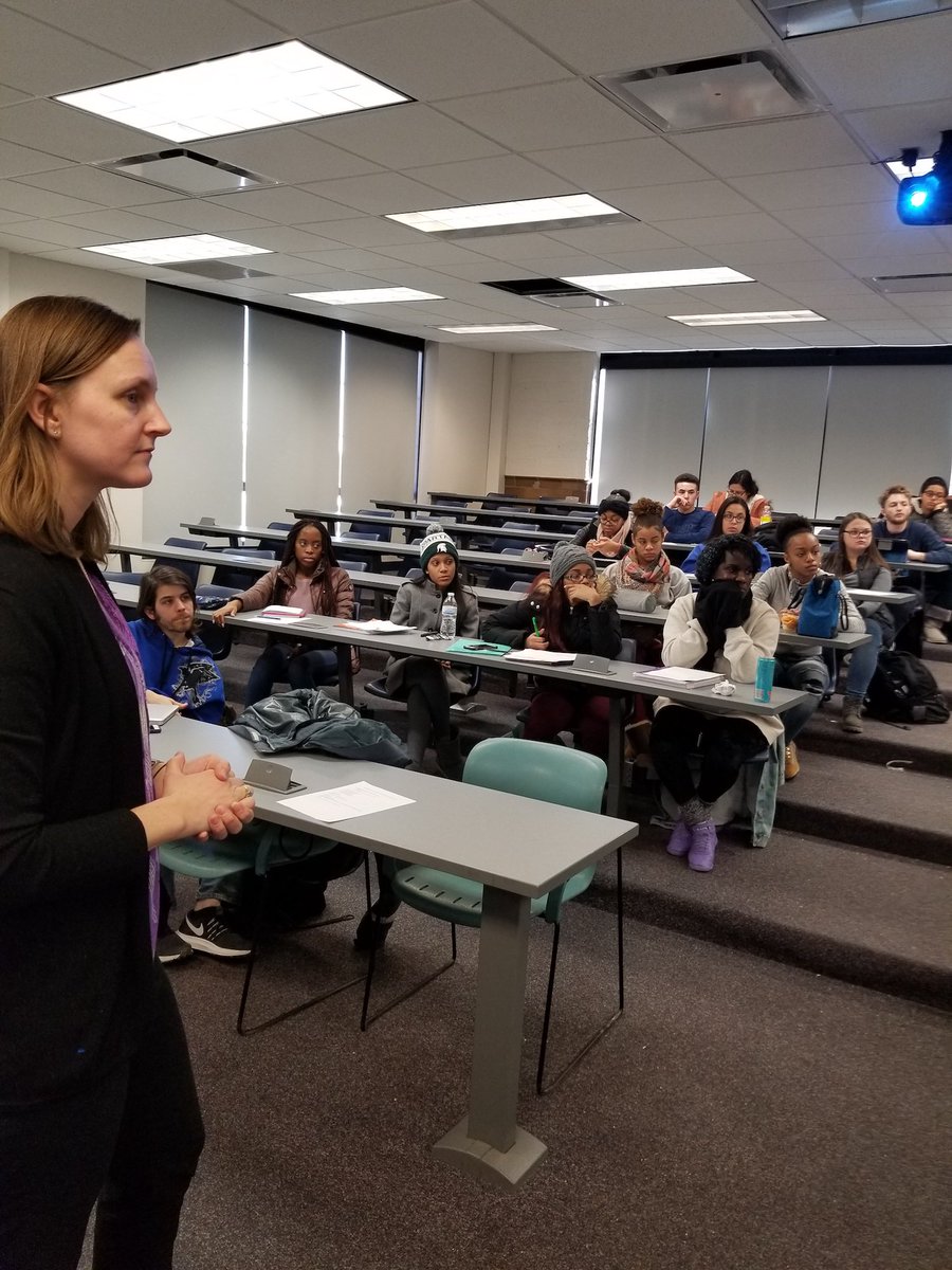 UDMces's tweet photo. #FunFridayFoto Dr. Evans advising #ReBUILD313 scholars on the upcoming mentor pairing selection process. https://t.co/625afIYZ6z