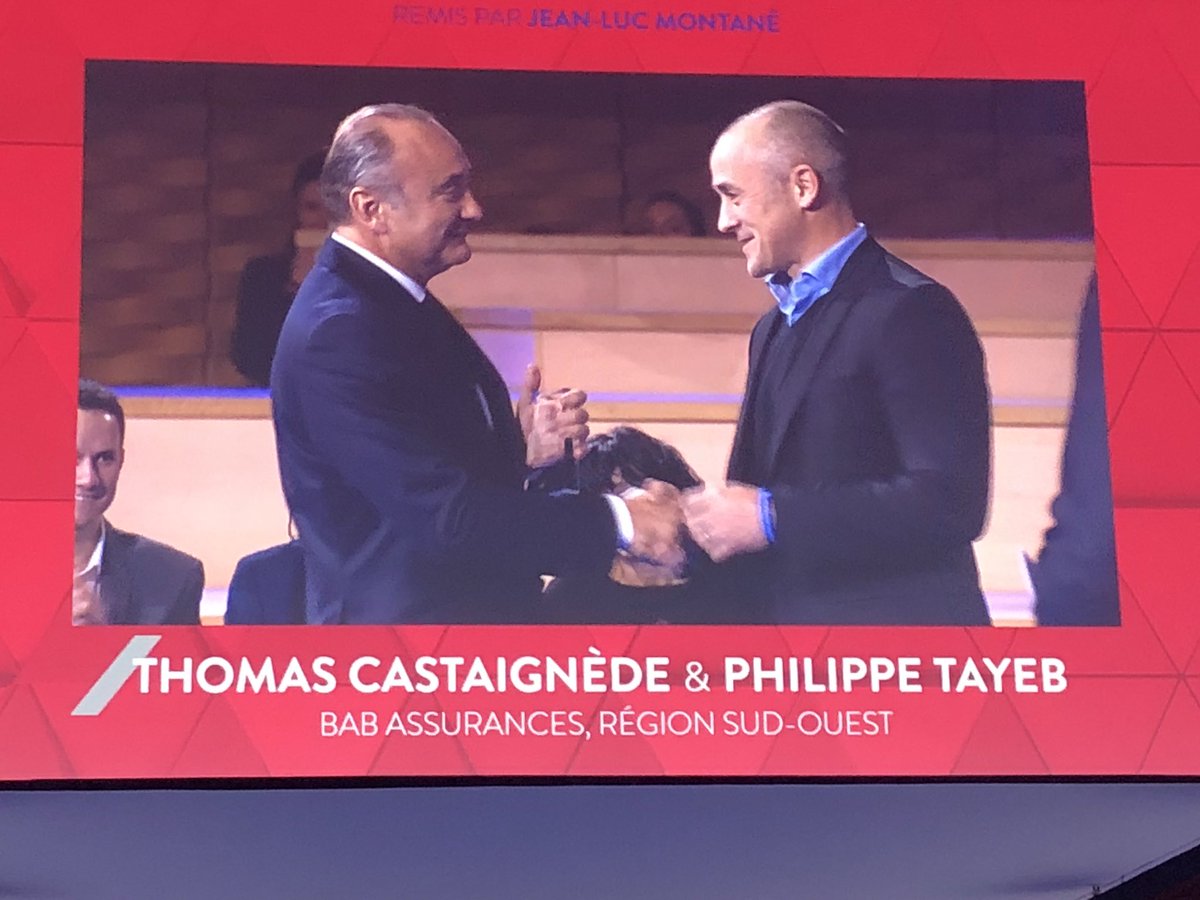 JulienSteimer's tweet photo. #AXA #SudOuest au top des trophées 2018 remis par @Jacques2Peretti aux meilleurs agents Entreprise avec @babassurances @ptayeb &amp; Th. Castaignède, au meilleur service client RC Corpo avec M.-F. Forlacroix et au meilleur projet de simplification distribution avec @HeleneElies #👍🏻 https://t.co/JlOg8auuIX