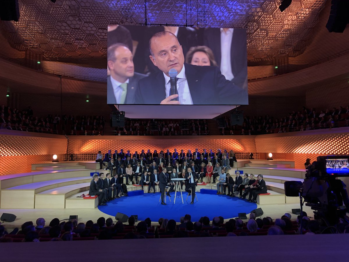 JulienSteimer's tweet photo. #AXA #SudOuest au top des trophées 2018 remis par @Jacques2Peretti aux meilleurs agents Entreprise avec @babassurances @ptayeb &amp; Th. Castaignède, au meilleur service client RC Corpo avec M.-F. Forlacroix et au meilleur projet de simplification distribution avec @HeleneElies #👍🏻 https://t.co/JlOg8auuIX