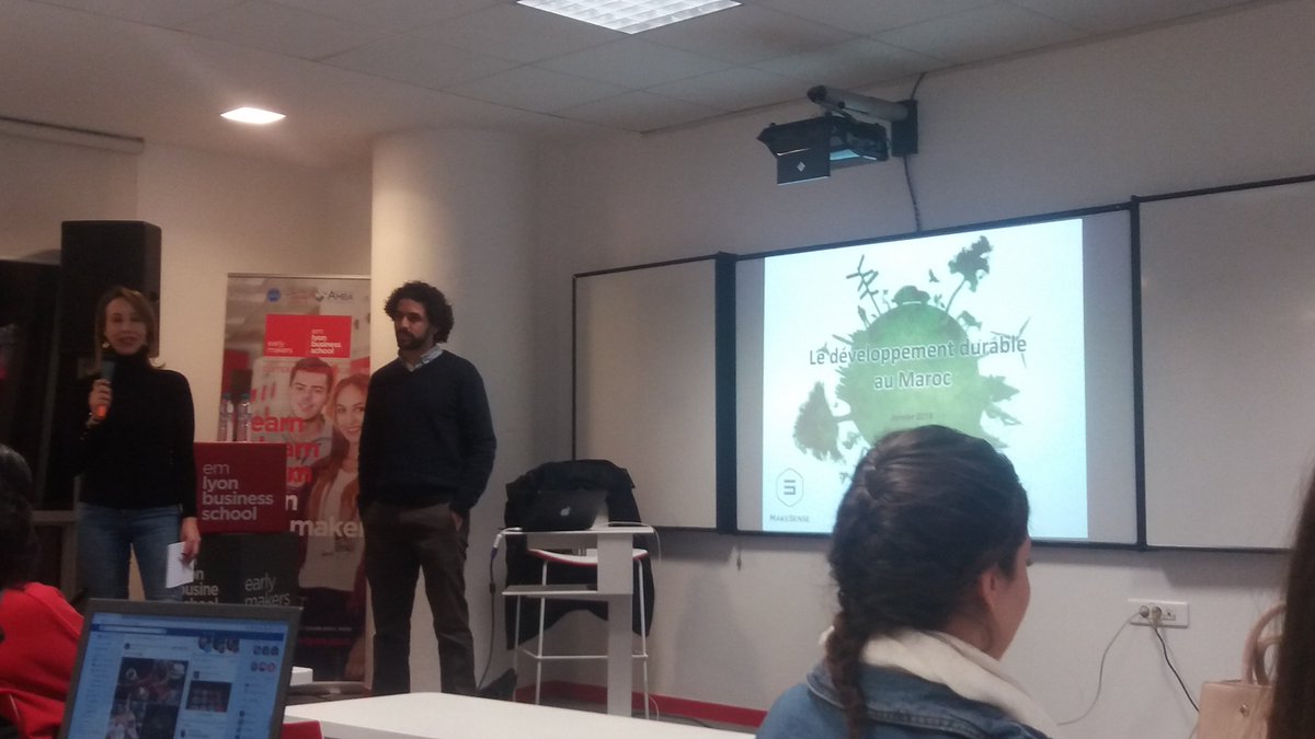 Anas_Elmaoudda's tweet photo. conférence très intéressante sur le développement durable au Maroc avec M. Mamoune Ghallab.
#CycleConfsEm https://t.co/onchhYAopF