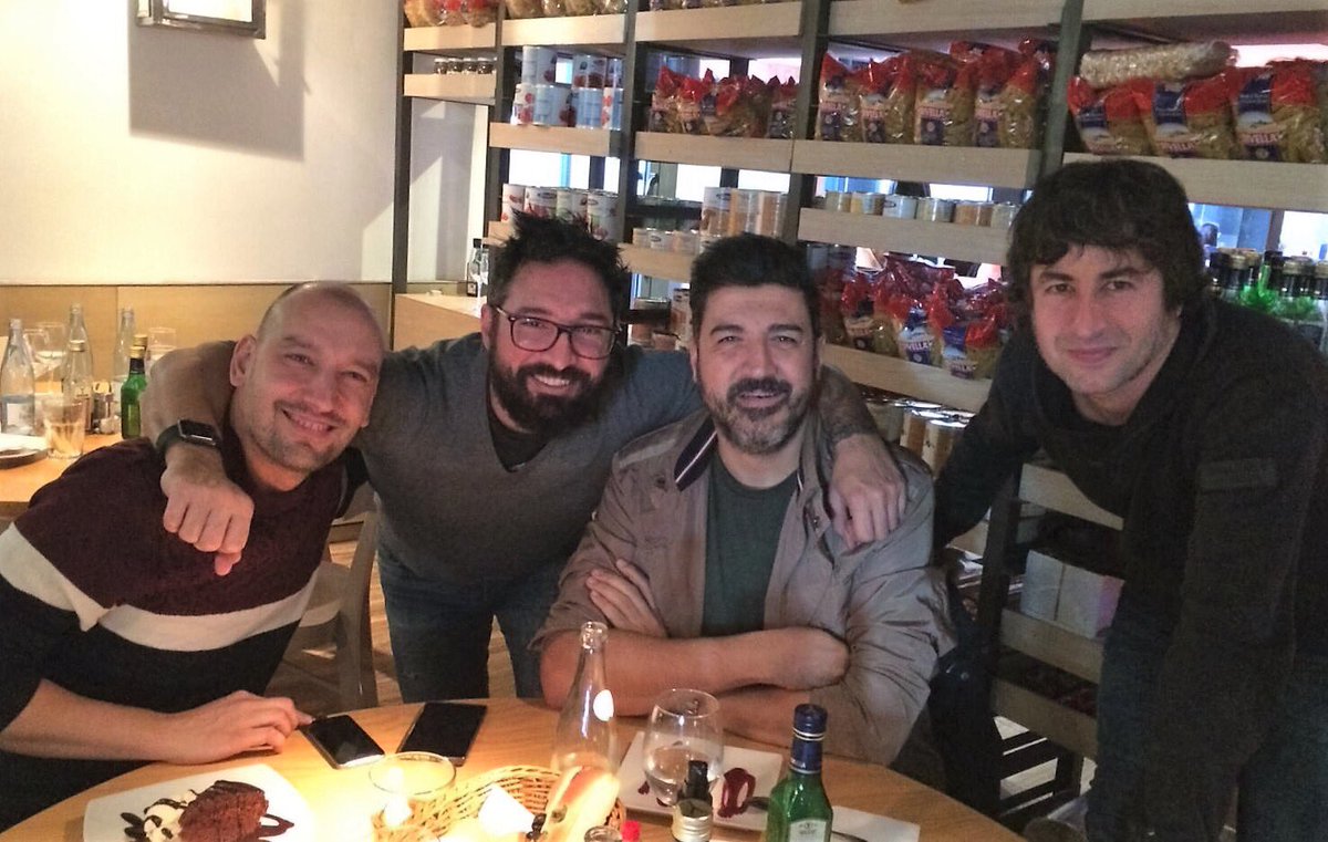 Hoy hemos comido con el incomparable <a href="/TonyAguilarOfi/">Tony Aguilar</a>  recordando con cariño el pasado y planeando con ilusión el futuro! Sin duda su amistad y afecto nos sigue emocionando. Un abrazo amigo!!