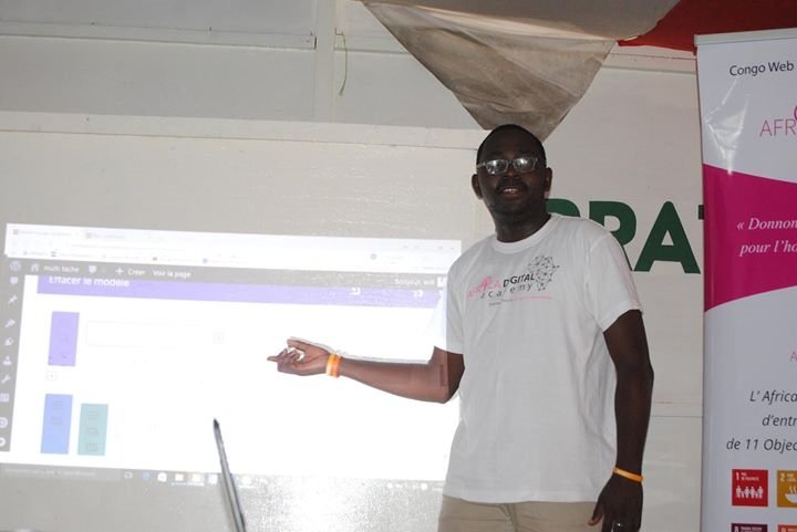 Prince_PUAT's tweet photo. Le formateur Prince PUAT
#ADA242
#AfricaDigitalAcademy https://t.co/JiEziOJdve