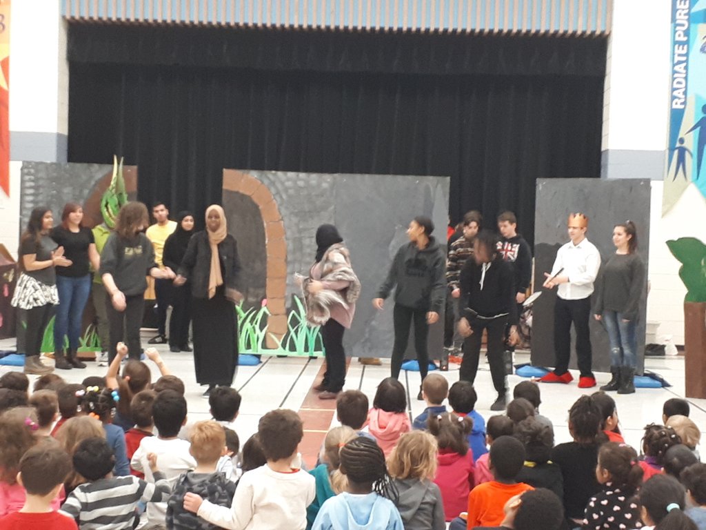 sharmeen_kashif's tweet photo. Our second day of Erindale students' drama performance at elementary schools @ThornLodgePS  and Oakridge p.s @ErindaleSS  @srtrupp https://t.co/smlwEJUucF
