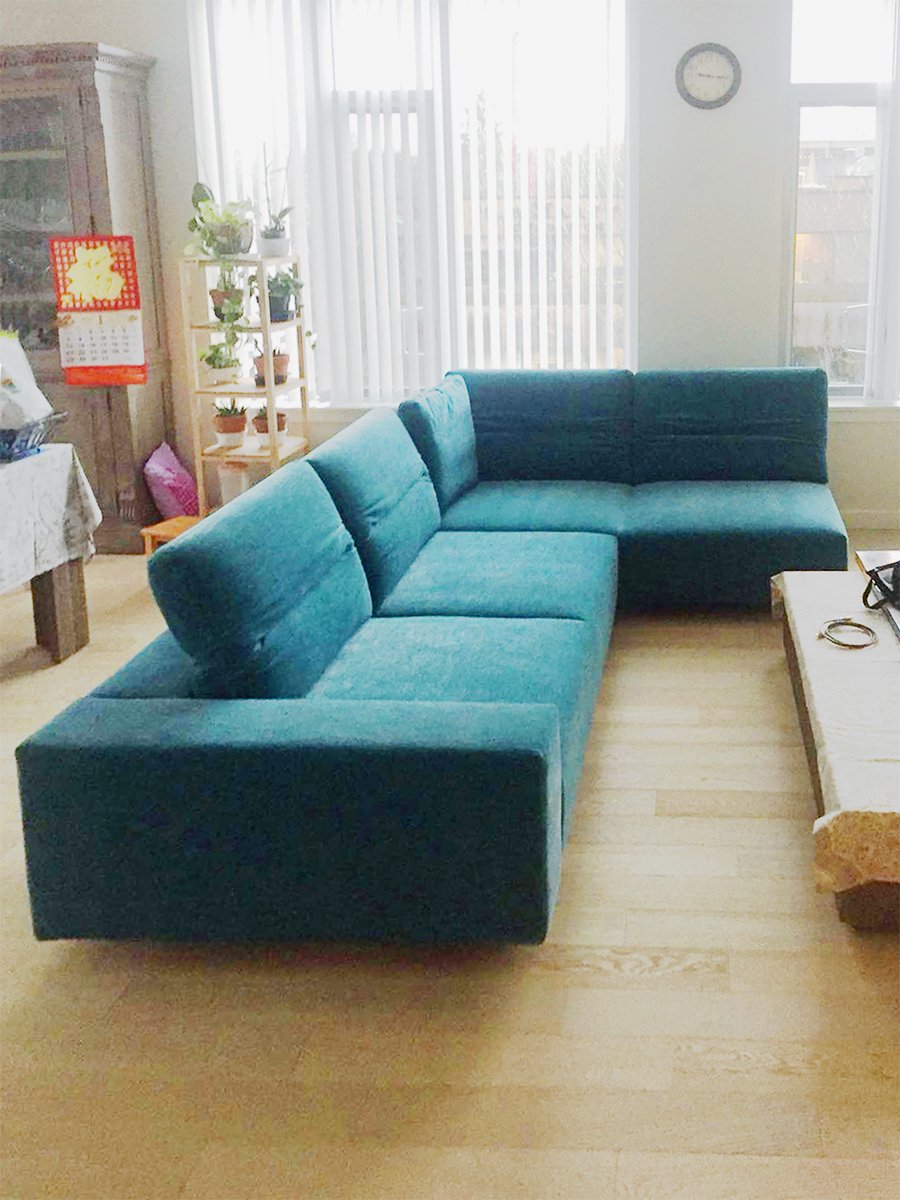 BoConceptVan's tweet image. Our customer just received this gorgeous Hampton sofa in turquoise Napoli fabric 😮 isn't it beautiful?

#boconcept #hampton #sofa #turquoise #danish #design