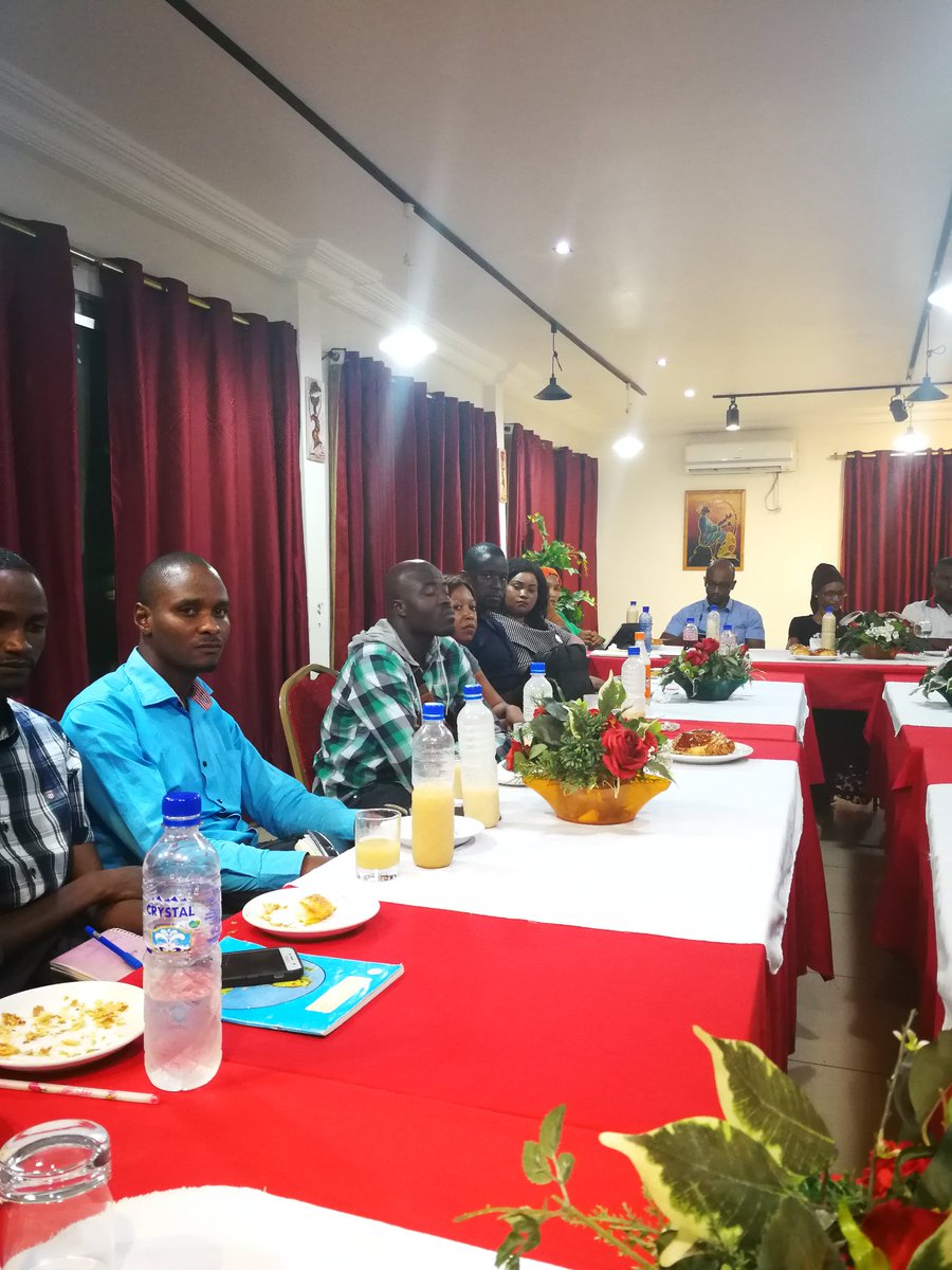 Aujourd'hui, j'ai présenté l'atelier #ecafe. On a réalisé un exercice de l'intelligence collective afin d'aider @miranasstourisme à attirer plus de clients sur sa page instagram