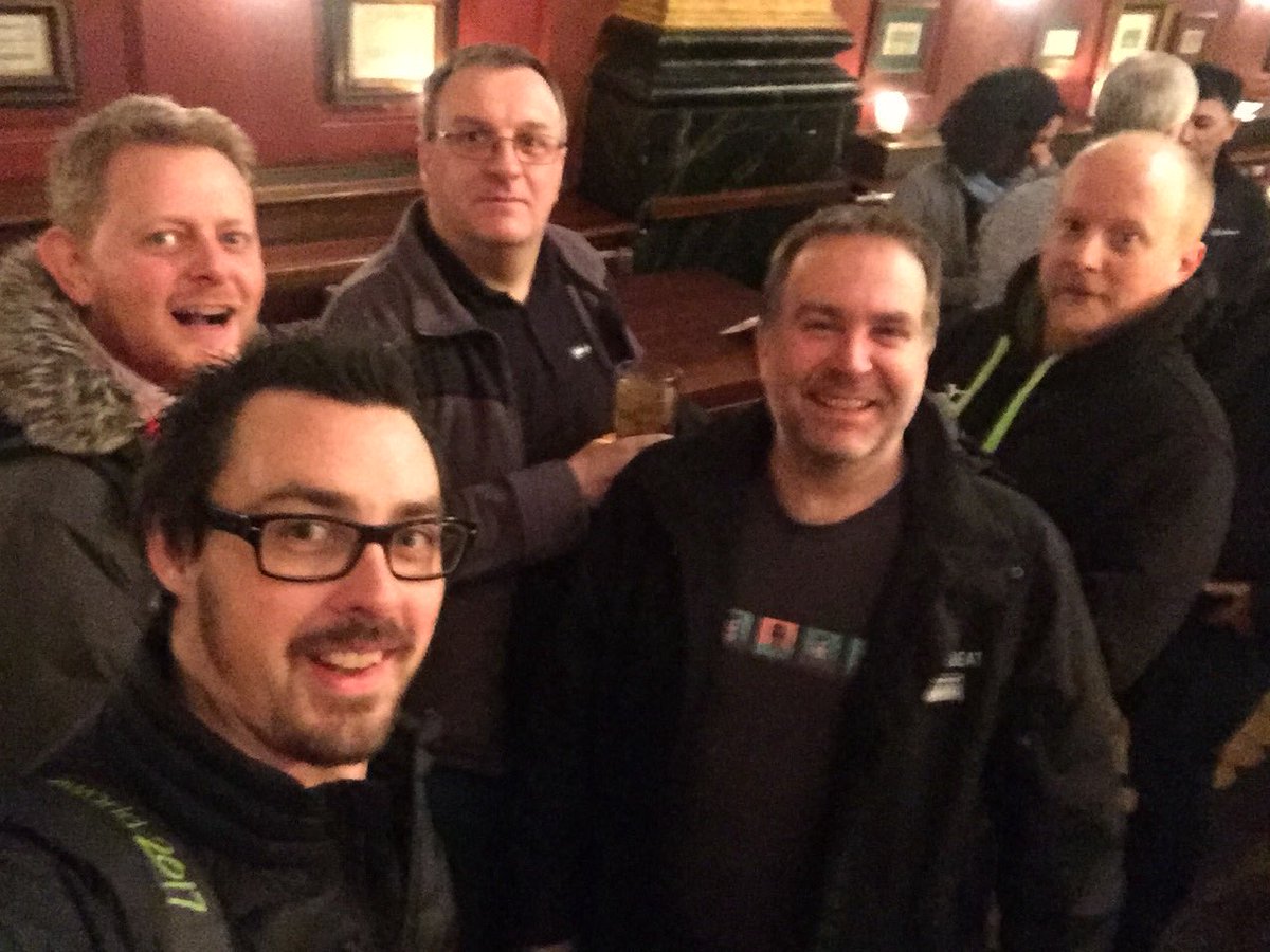 GarethEdwards86's tweet photo. So we have @kev_johnson @AtherBeg @andynash99 @Rob_A_B @aldershotchris with @VirtualGirlLS but no @vRyanH 🙁 #LonVMUG #brokenpack https://t.co/WvQ6v8RDV3