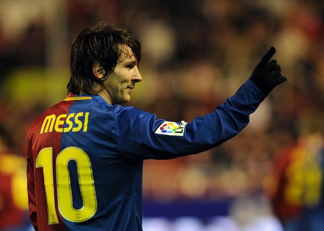 FanaticalCuler's tweet photo. Against which of these teams did Leo first utilize the Barcelona #10 jersey? 

#Correct_answer is: Numancia
#BetisBarca
#BeBarça 
#FCBlive 
#MessiApp
#forcabarca
#sharingdreams 
#CopaBarca 
#BarcaCelta  
#SociedadBarça https://t.co/nH2e2GjzU9 https://t.co/C9fUtyaOlU