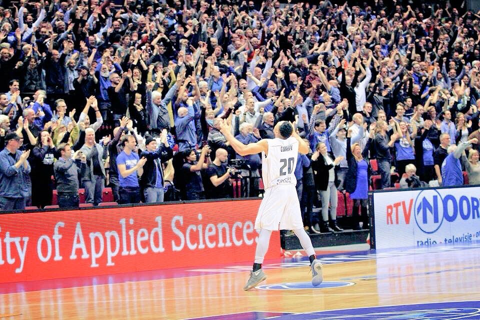Donar_Official's tweet photo. RT dit bericht (én volg ons) en maak kans op 2 vrijkaarten voor de Europese topwedstrijd in de @FIBAEuropeCup volgende week woensdag (24 januari) tegen Cluj (uit Roemenië)! 

De wedstrijd begint om 19:00 uur in @MartiniPlaza! Actie, spanning en sensatie! #together #Donar https://t.co/YjlE2KPx6K