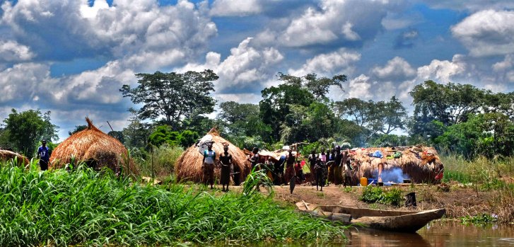NagoreEski_MSF's tweet photo. Desde el pasado mes de mayo, 67.000 #refugiados #centroafricanos han llegado a las poblaciones de Gbadolite y Mobayi-Mbongo y a la zona del río Ubangi, en el norte de R. D. del #Congo #RDC huyendo de la #violencia en su país. https://t.co/xXLtQD3jkp
📸 de @TribaletM https://t.co/7LMB2usLVi