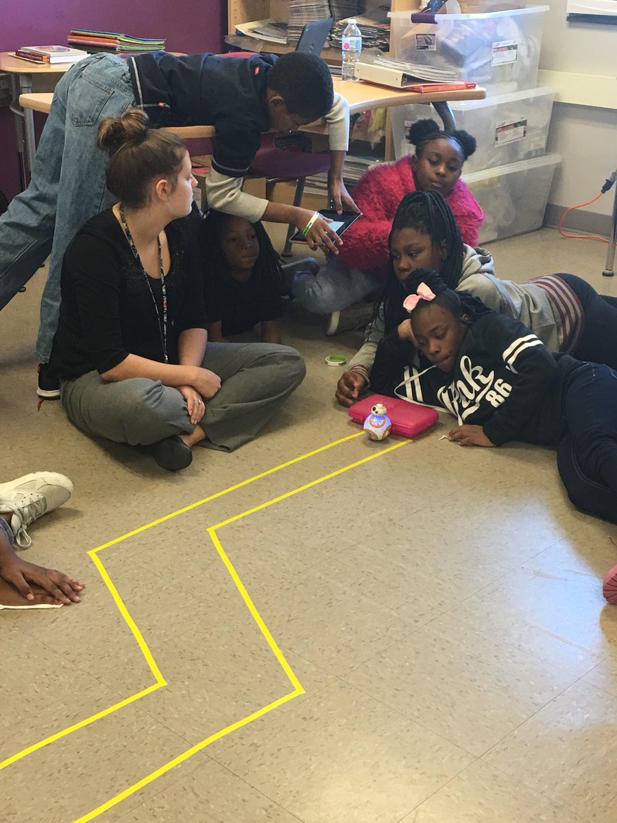 LoudBrarian's tweet photo. #TechThursdays #CES360 is on the move! #CodedByMe #TCSLearns https://t.co/zsdiQZxrls