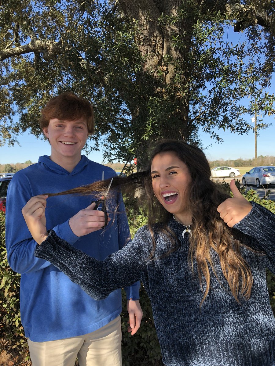 PaceHighSGA's tweet photo. New Year, New Do is tomorrow! Come out and donate your hair to cancer patients between 3:30 and 6:30 in Freedom Hall! 💇‍♀️💇‍♂️ https://t.co/mpekepg30x