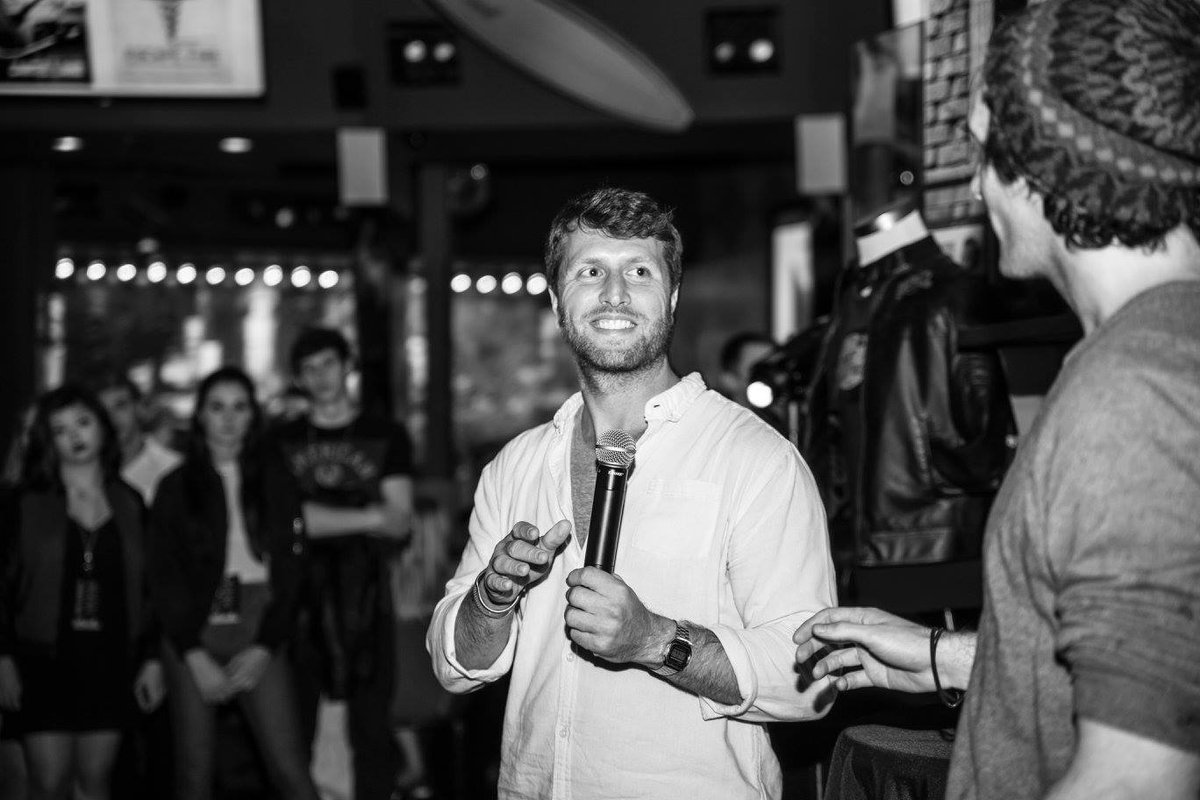 HSFilmFest's tweet photo. At the 2015 Opening Night Party Oscar nominated documentary filmmaker @MattHeineman spoke to the next generation of talented filmmakers. #CartelLand #CityOfGhosts #EscapeFire #Oscars #TBT #HSFILMFEST https://t.co/4Fg5YXvUGF