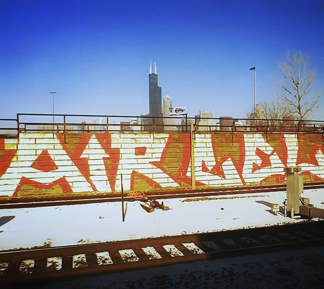 MitziLawrence's tweet image. #traintravel #trainyard #Chicago #skyline #skyscrapers ift.tt/2rooOca