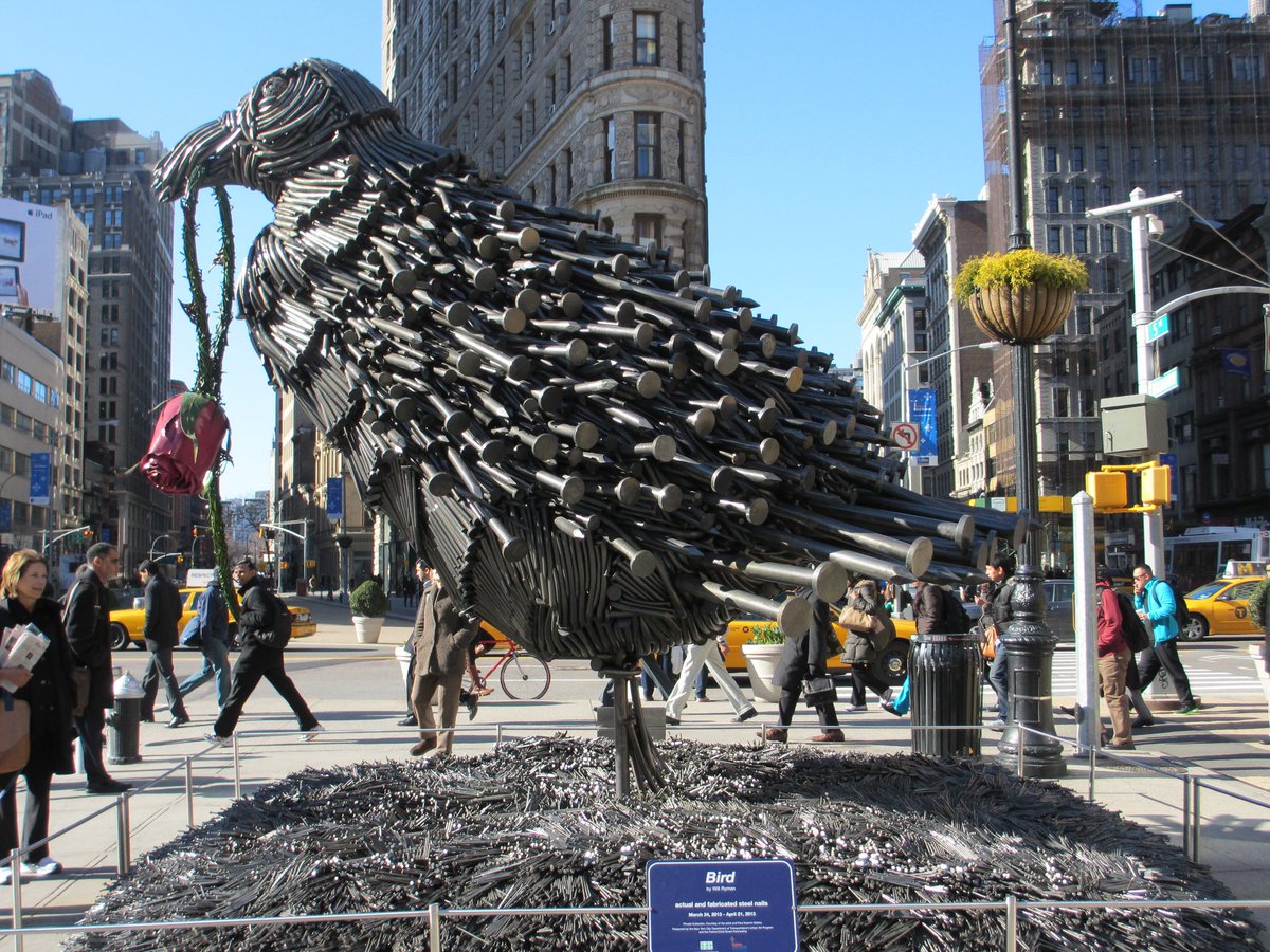 NYC_DOT's tweet photo. 📷: #ThrowbackThursday to 2013's Arterventions "Bird" 🐦 installation by artist Will Ryman in partnership with #DOTArt & @FlatironNY #tbt
2018-2019 #Arterventions applications are now available at https://t.co/7nT2zgCCLs 🎨 https://t.co/NxUTtPAiwb
