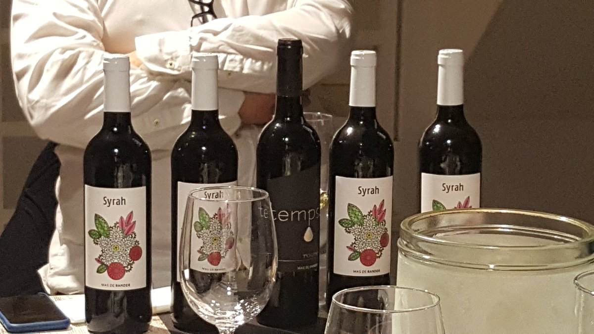 De Vinos tweet media