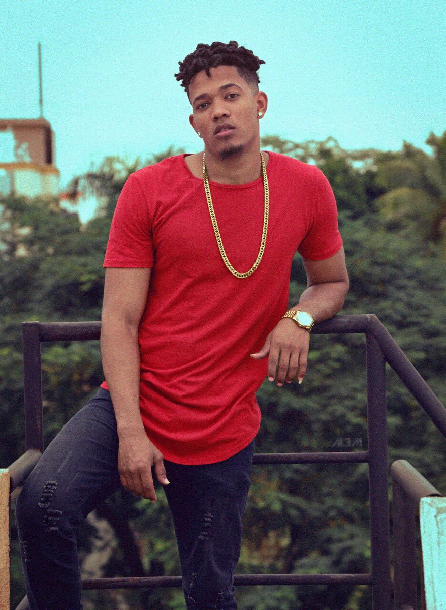 BreyNeon's tweet photo. "A pesar de tanta mierda, siempre hay razones para ser feliz." https://t.co/Mc3JWZOmhQ