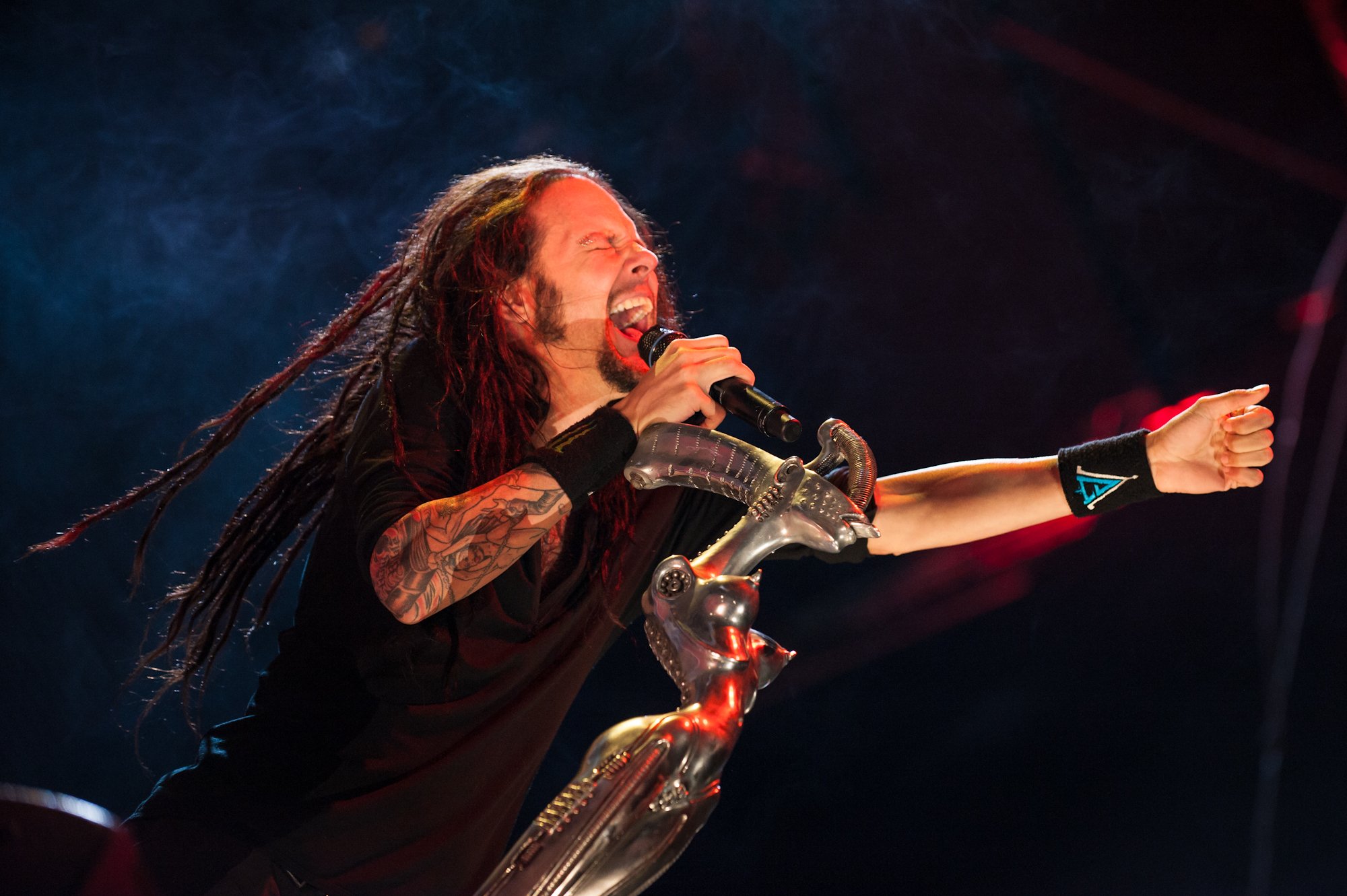 Happy 47th birthday to Jonathan Davis of Korn!  