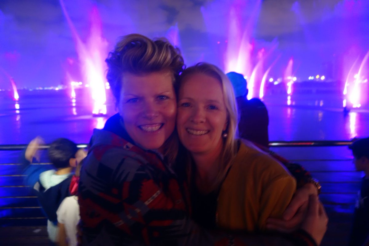 Farewell party hosted by Sjeik Valentijn, mijn lieve vriendinnetje <a href="/reusentweets/">Sandra Reusen ©</a> en de kanjerkids Lieke &amp; Dinand. Wat was het tof in Dubai. TNX 😘😘😘