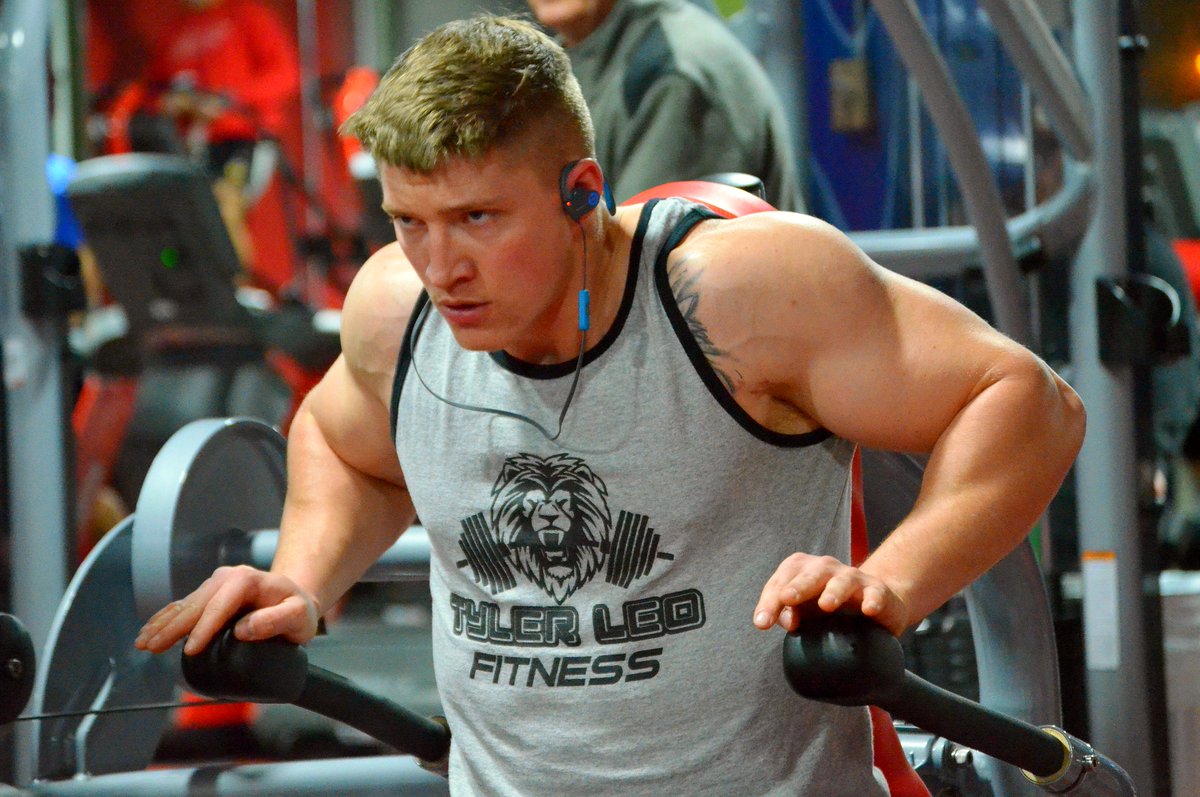 thetylerleo's tweet photo. You have to do whatever it takes to push towards greatness. #motivation #success #thursdaythoughts #fitness #workout #pump #fitspiration #inspiration https://t.co/NM7qCxhorC
