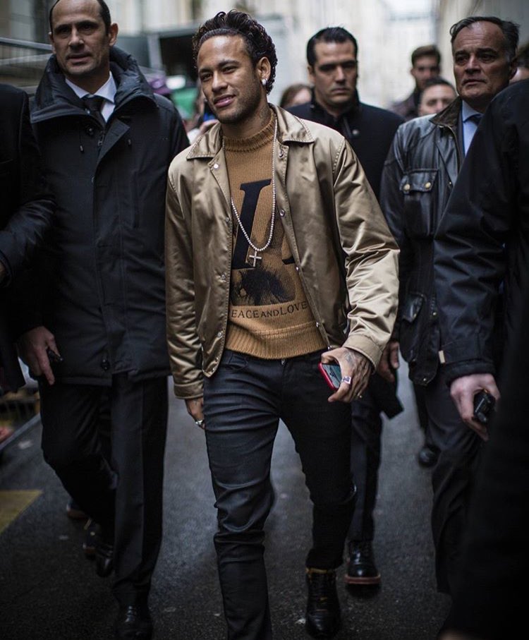 DESIRE on X: Louis Vuitton ambassador Neymar spotted in new LV “Peace and  Love” jumper when leaving F/W 18 show.  / X