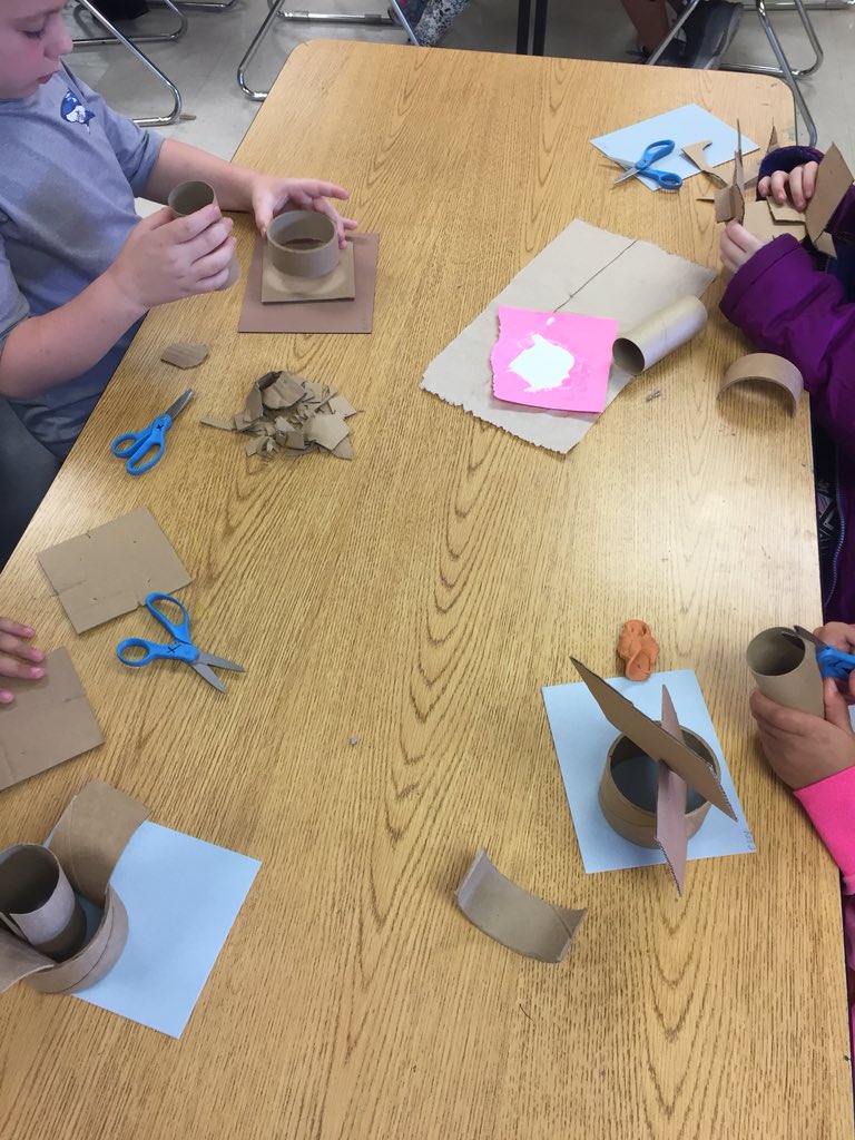 MrsCappellano's tweet photo. Creating sculptures in art! @BaywoodBears https://t.co/JneadkaKZy