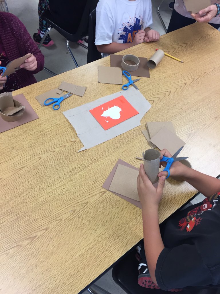 MrsCappellano's tweet photo. Creating sculptures in art! @BaywoodBears https://t.co/JneadkaKZy