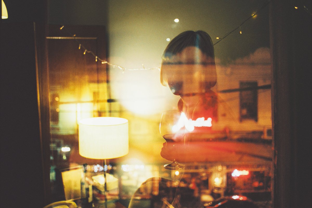 hylasmag's tweet photo. "Beholding these cinematic images, one finds oneself unexpectedly unsettled as one recognises slivers of one’s own melancholy in a windowpane, doorway, or glimmer of light."
https://t.co/1wkbLDXBes https://t.co/4f4zr70kc6
