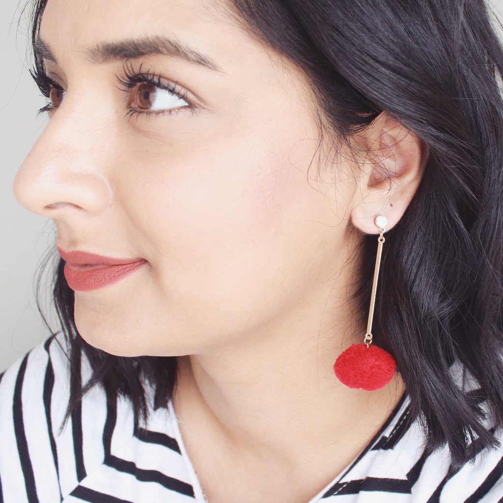 StrictlySal's tweet image. ❤️ Pom Pom Earrings! ❤️ How cute are these earrings from @colette_hayman ?

Check out my blog post to see what I got recently

STRICTLYSAL.COM

#colette #colettebycolettehayman #jewellery #pompom #bbloggers #styleinspiration #fashion